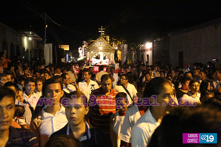 Alfombras pasionarias avivan la fe de los cristianos